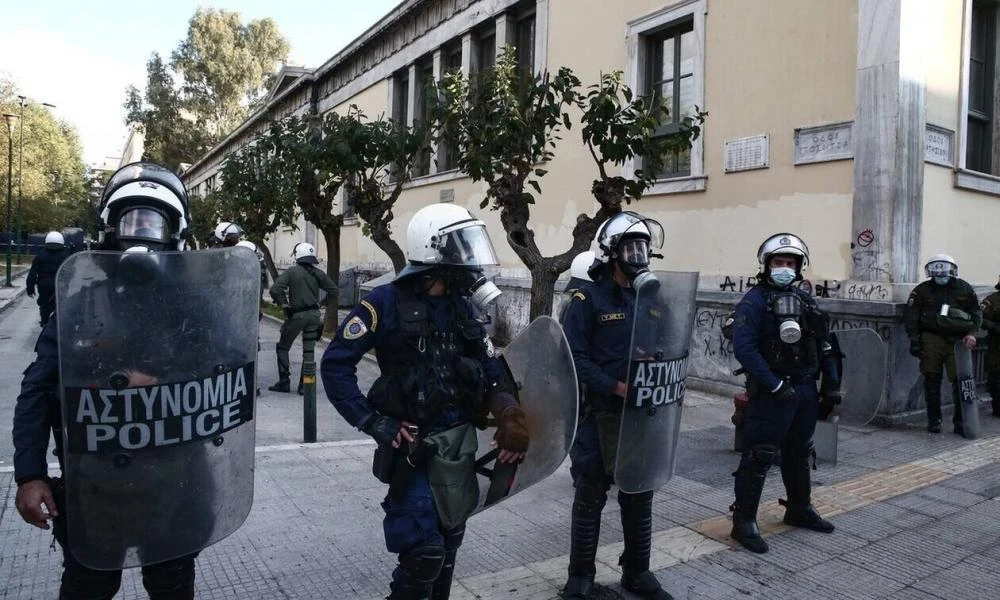 Στη λεωφόρο τα ΜΑΤ – Παρέμβαση του Γενικού Αστυνομικού Διευθυντή